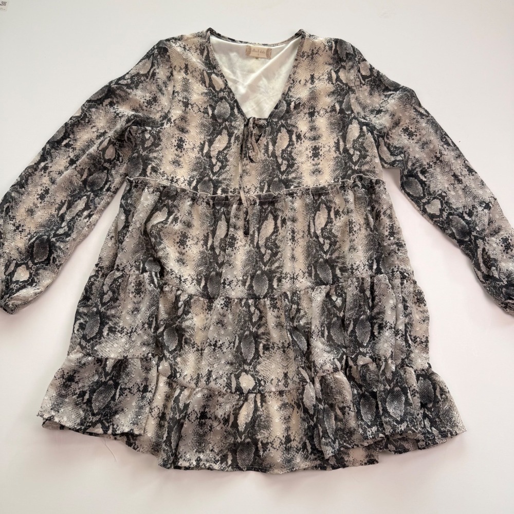Altar'd State Snakeskin Print Tiered Babydoll Blouse Grey Black Small